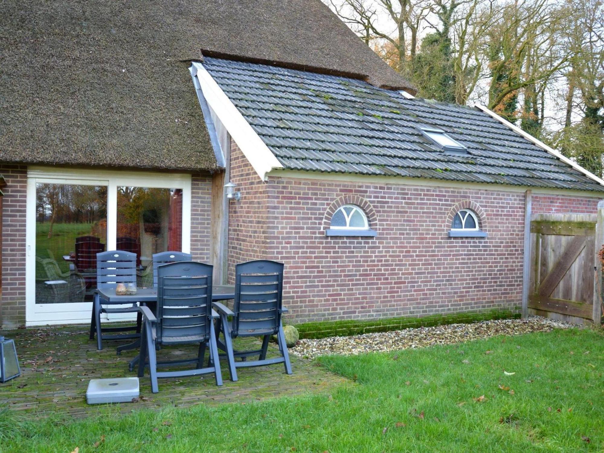Staying In A Thatched Barn With Bedroom Achterhoek Geesteren  المظهر الخارجي الصورة